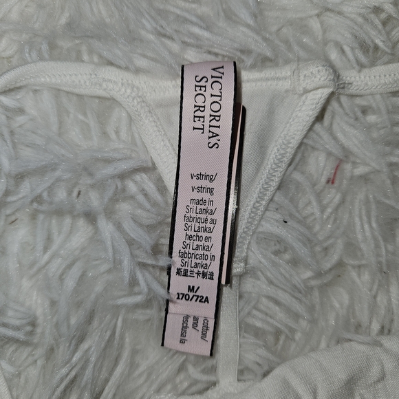 NWT VS - Picture 2 of 4